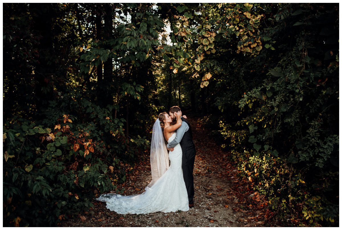Historic Round Barn Gettysburg Wedding-113.jpg