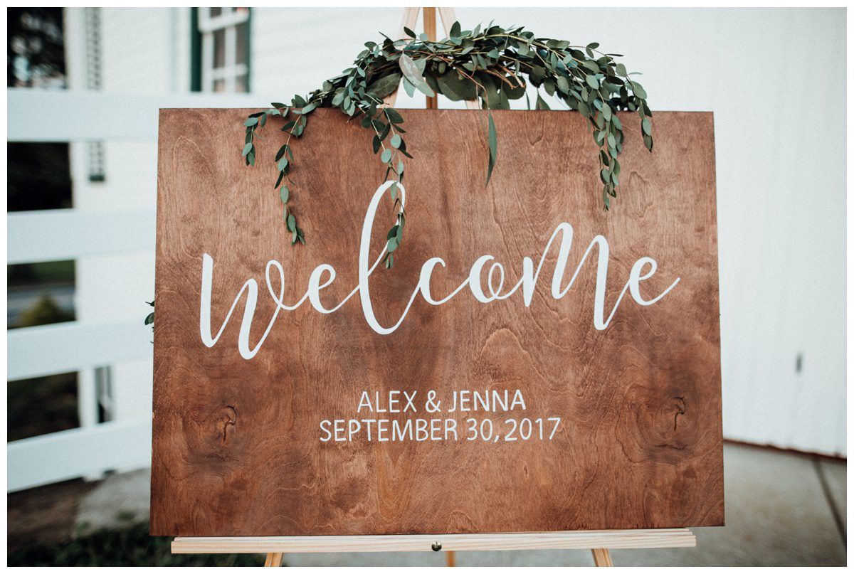 Historic Round Barn Gettysburg Wedding-201.jpg
