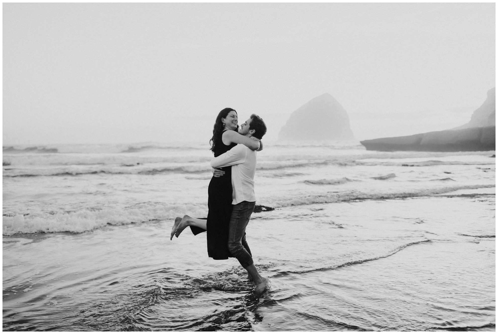 Cape Kiwanda Engagement Photographer-124.jpg Cape Kiwanda Engagement Photographer-124.jpg